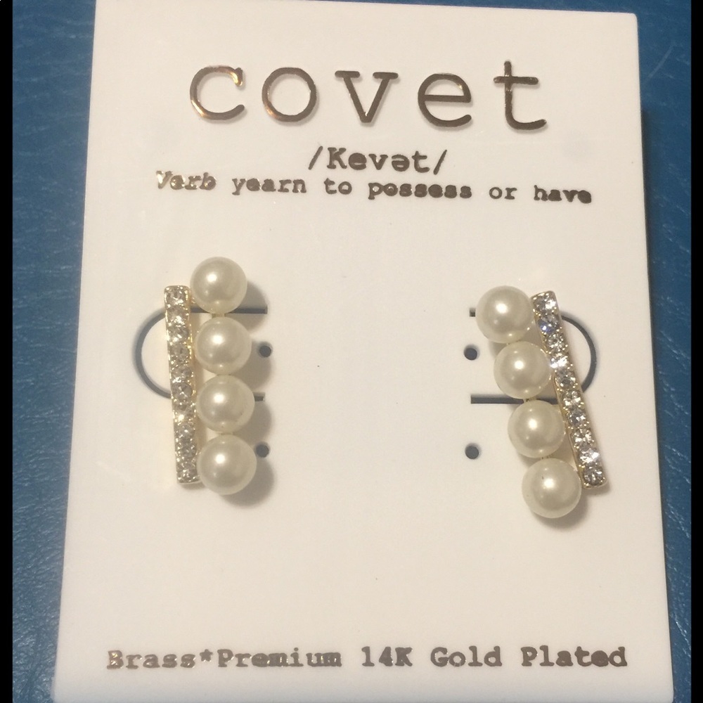 Covet fashion pearl/crystal earrings